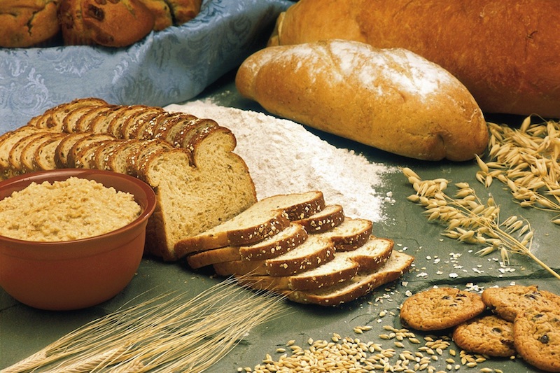 Foto van brood, meel en graan